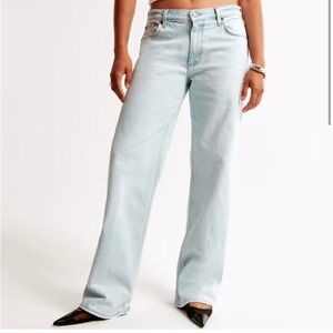 Abercrombie Low rise baggy jeans NWT